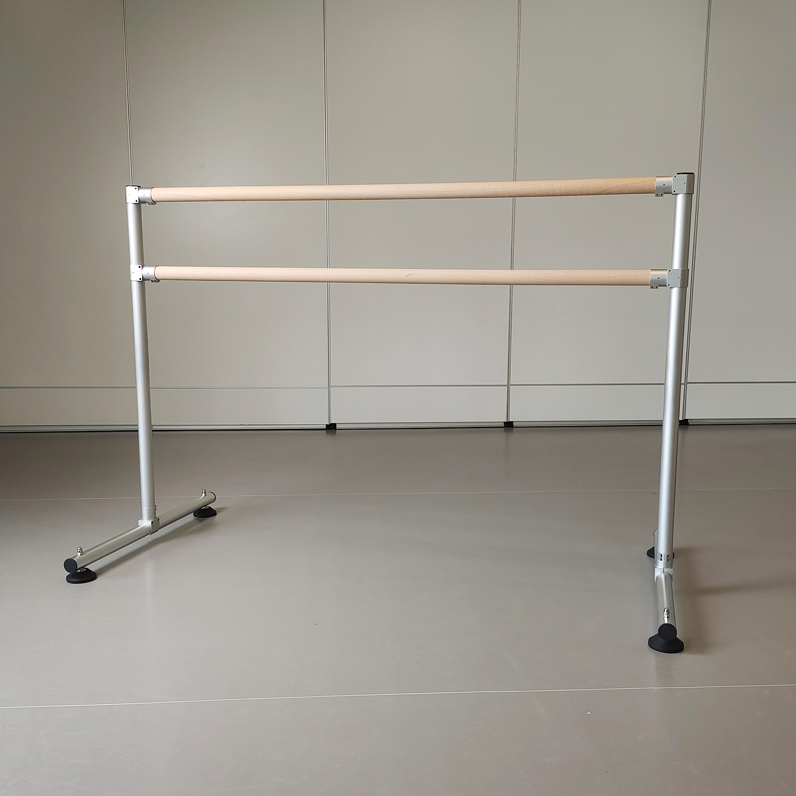 https://nautilusdancesupplies.com/wp-content/uploads/2022/07/5ft-Premium-Model-Freestanding-Ballet-Barre-for-home.jpg